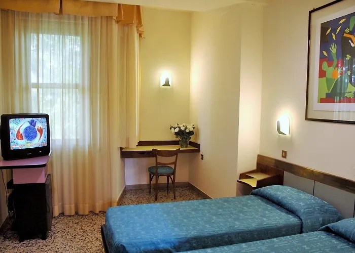 Hotel Napoleon Rimini - City & Station فندق 3*