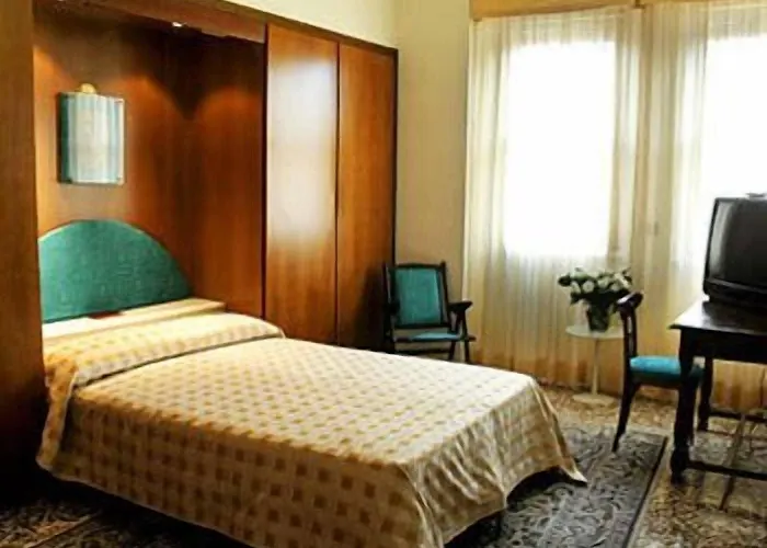 Hotel Napoleon Rimini - City & Station فندق ريميني