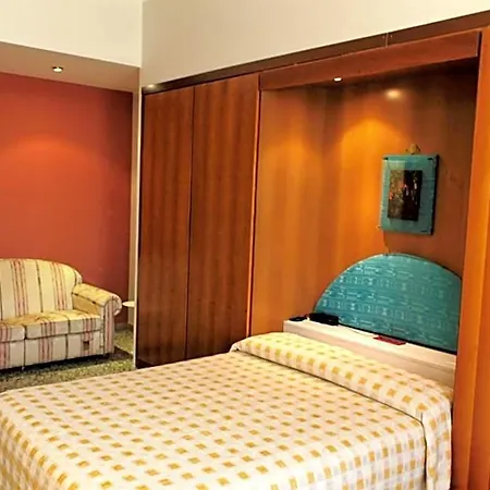 Hotel Napoleon - Station&city