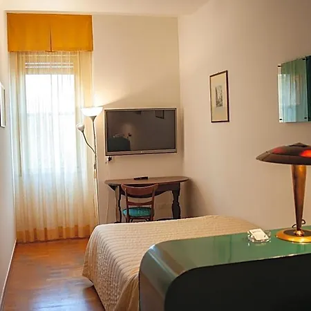 Hotel Napoleon - Station&city