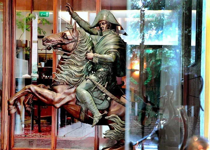 Napoleon - & Station Отель