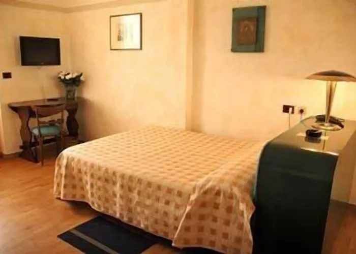 Hotel Napoleon - Rimini Station & City Rímini