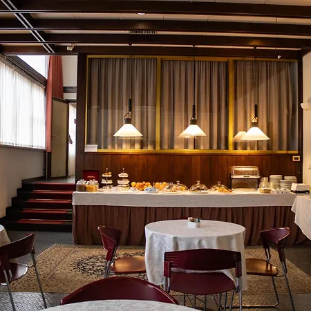 Hotel Napoleon - & Station 3*