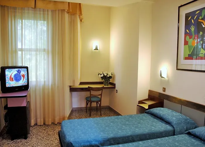 Otel Hotel Napoleon - Rimini Station & City