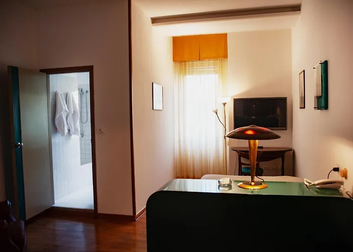 Napoleon - & Station Otel